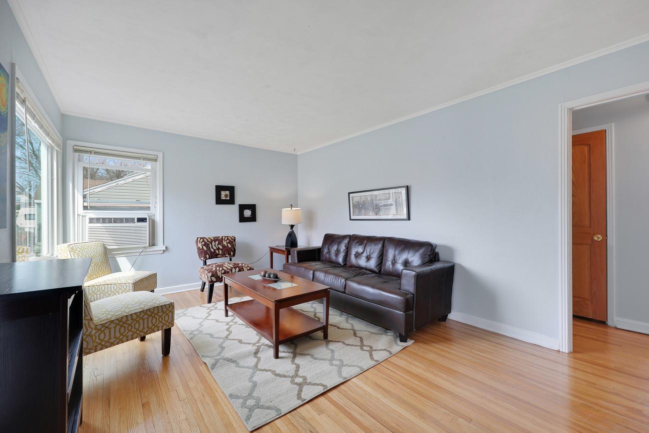 Spacious living room