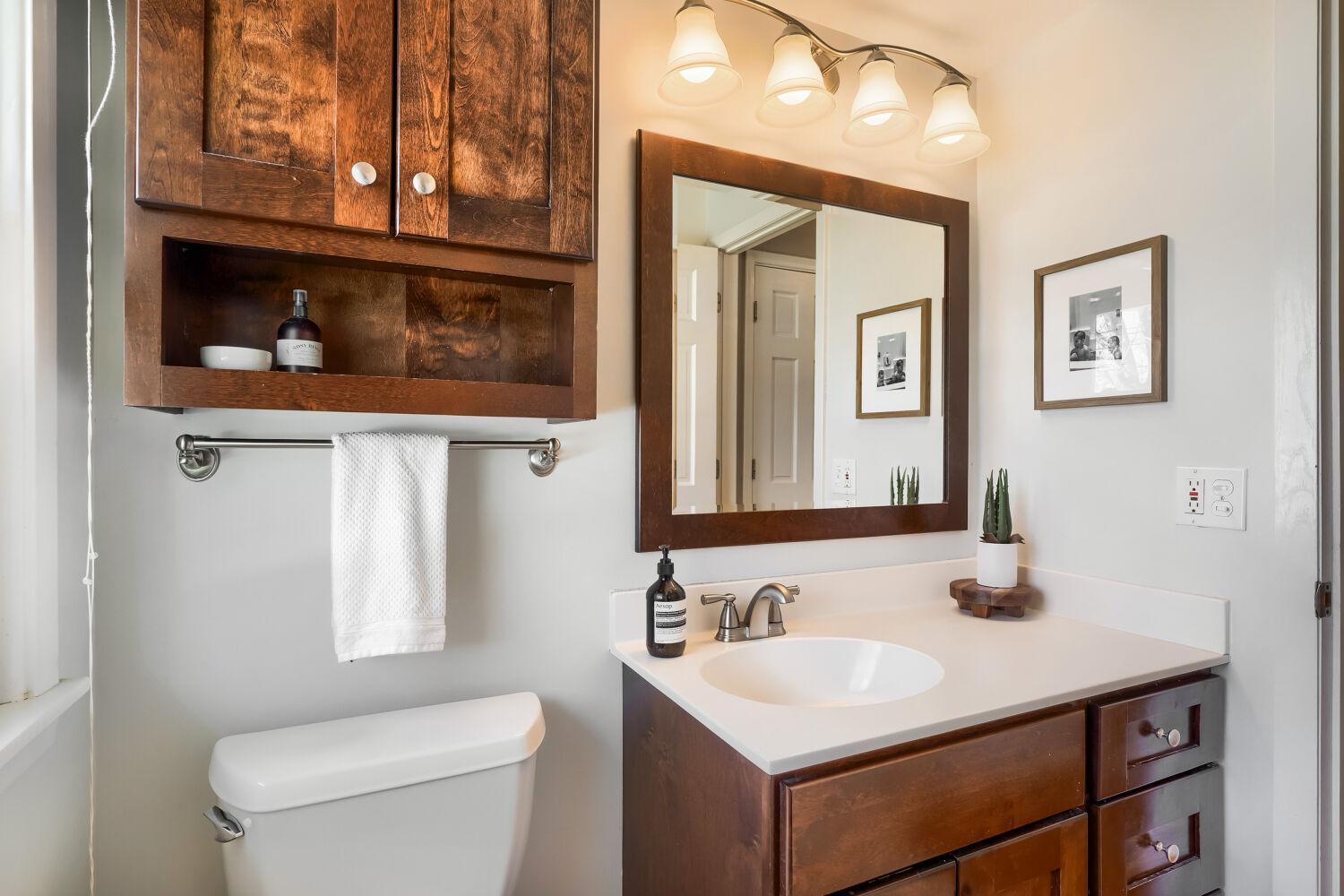 8605 Poplar Bridge Curve - Web Quality - 018 - 18 Primary Bathroom.jpg