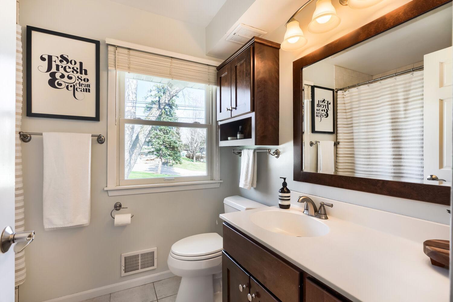 8605 Poplar Bridge Curve - Web Quality - 017 - 17 Primary Bathroom.jpg