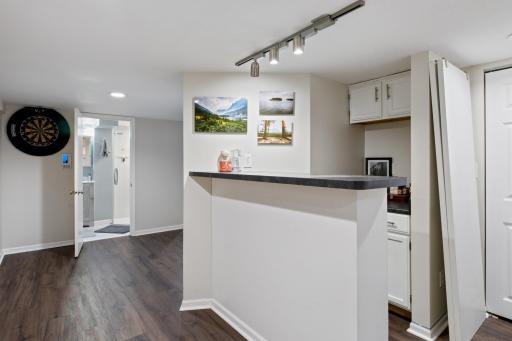 5516 France Avenue S, Edina, MN 55410