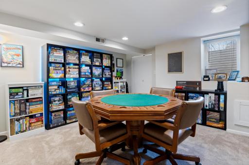 5516 France Avenue S, Edina, MN 55410