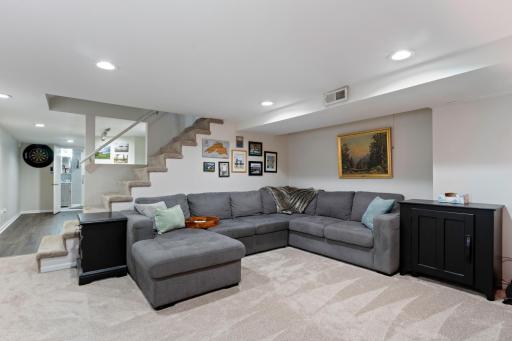 5516 France Avenue S, Edina, MN 55410