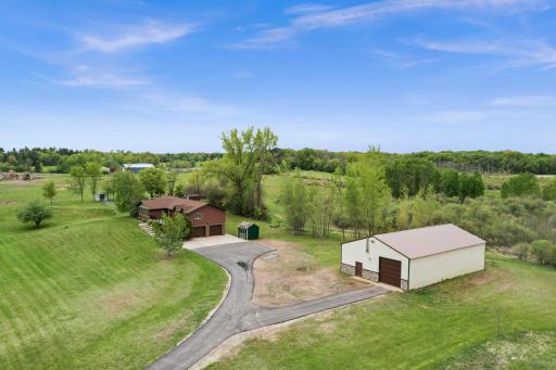 Acreage and Room for your Toys!
