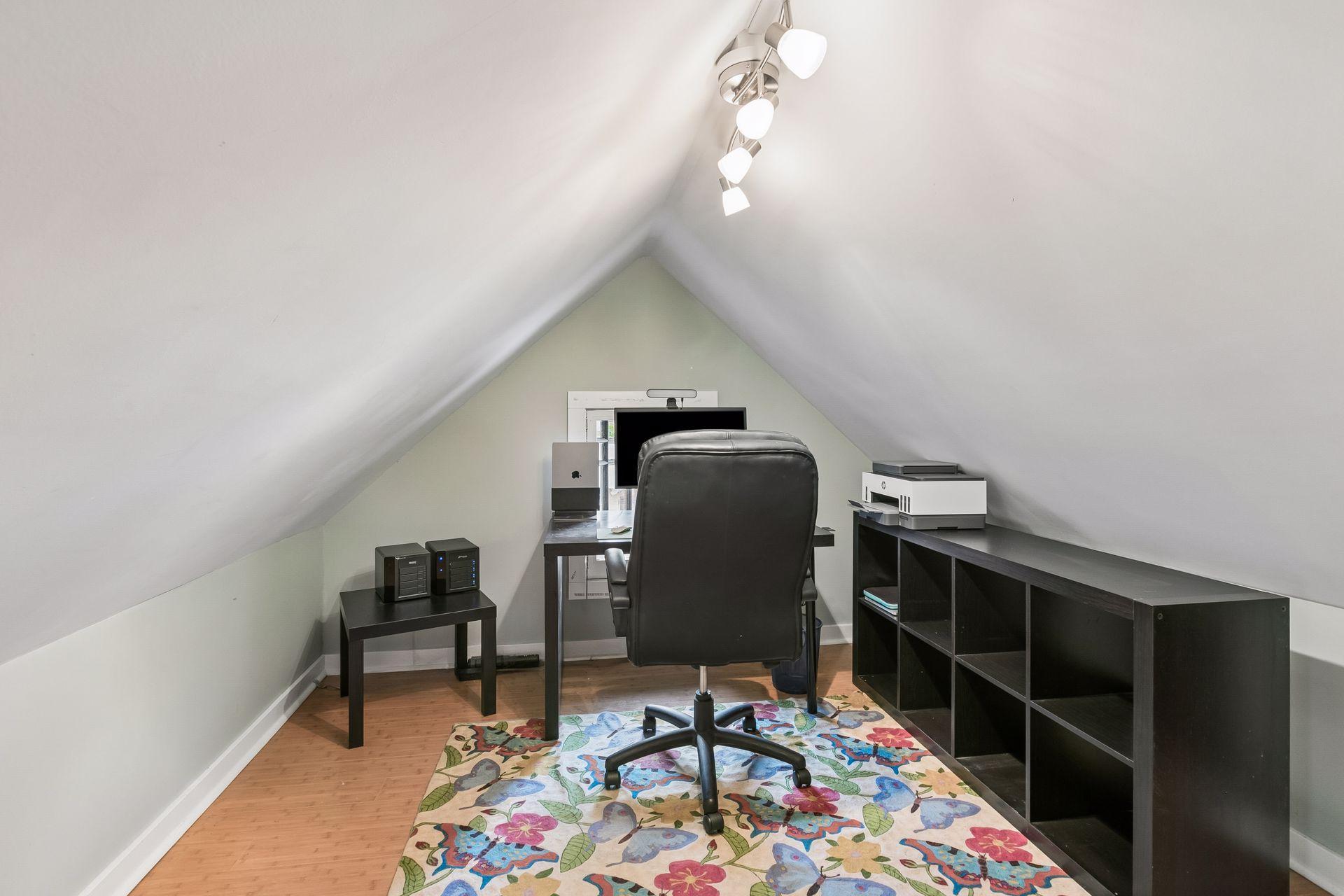 Cozy finished space on 3rd level - perfect for office
