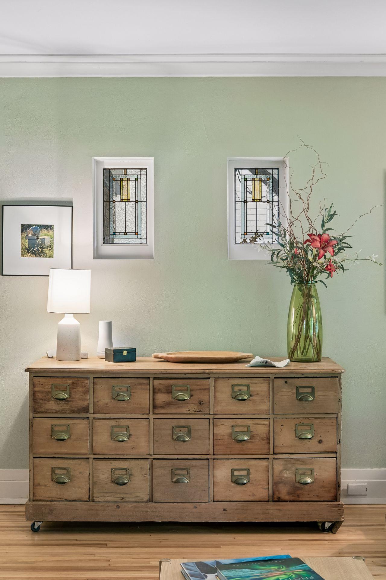 Subtle Prairie School design details