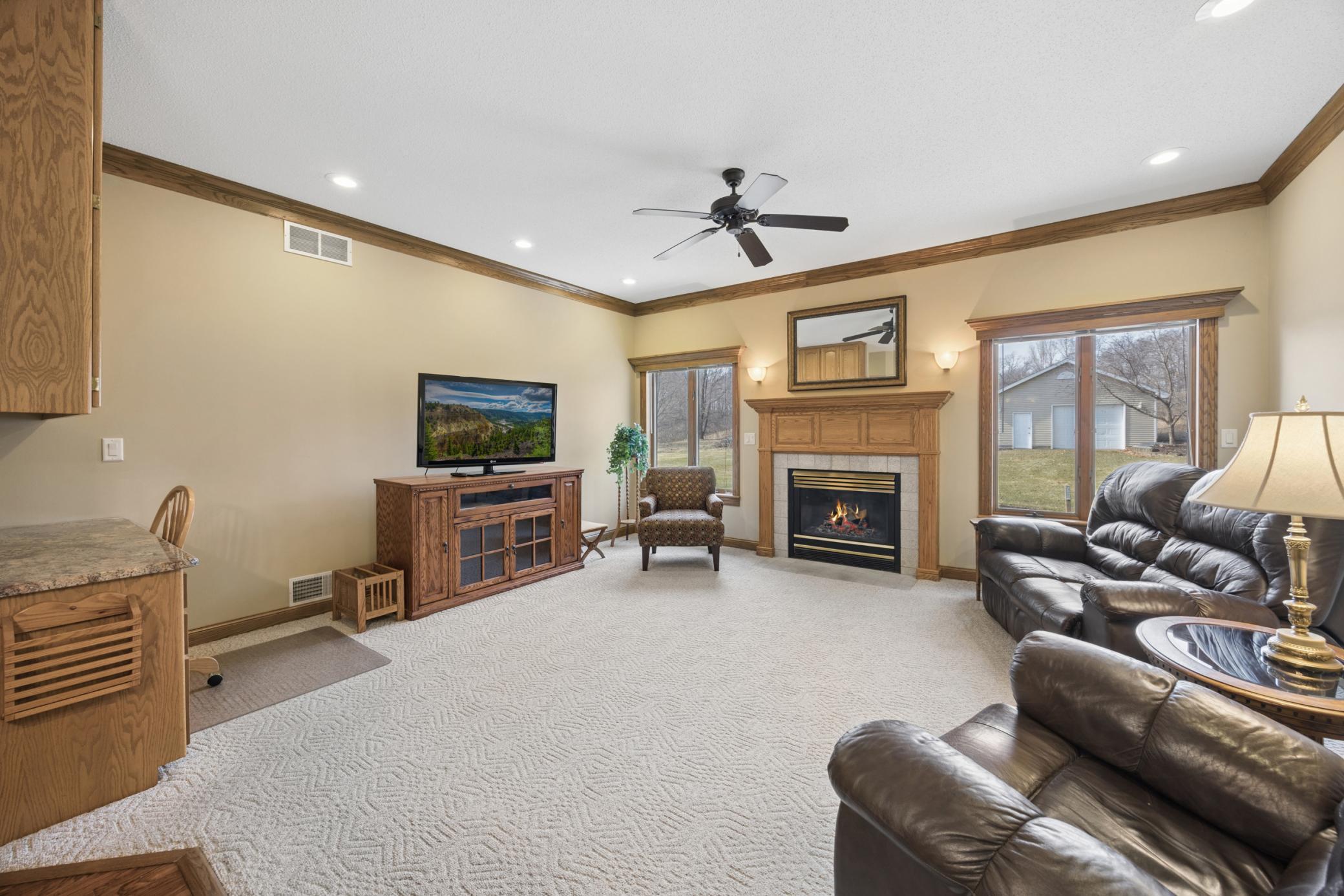 Main floor family room w/gas FP