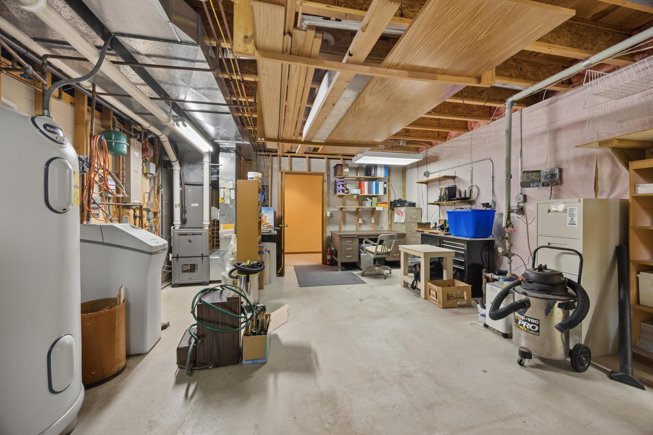Utility room with storage space