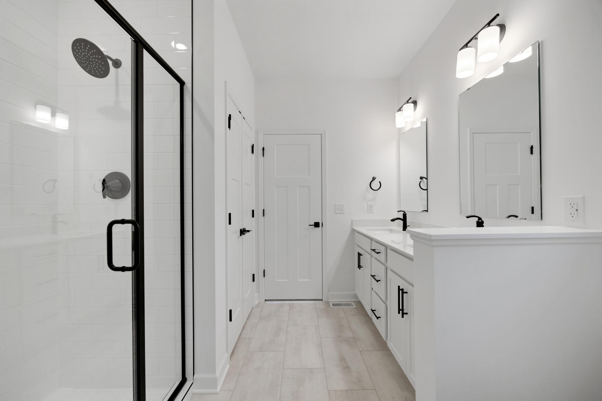 (Photo of an inventory home, actual homes finishes will vary)