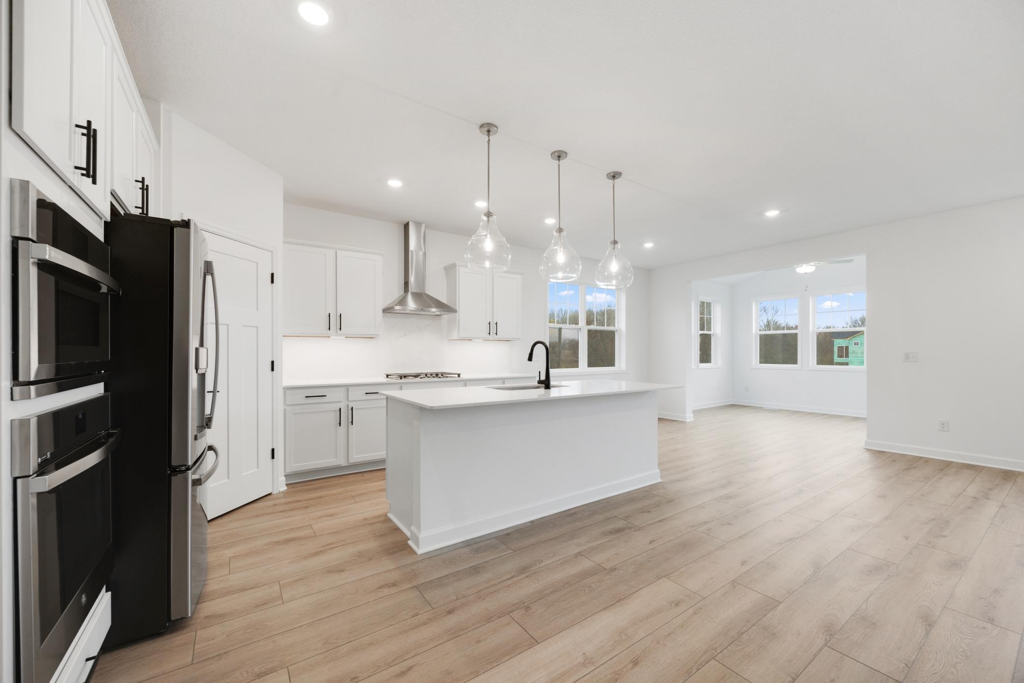 (Photo of an inventory home, actual homes finishes will vary)