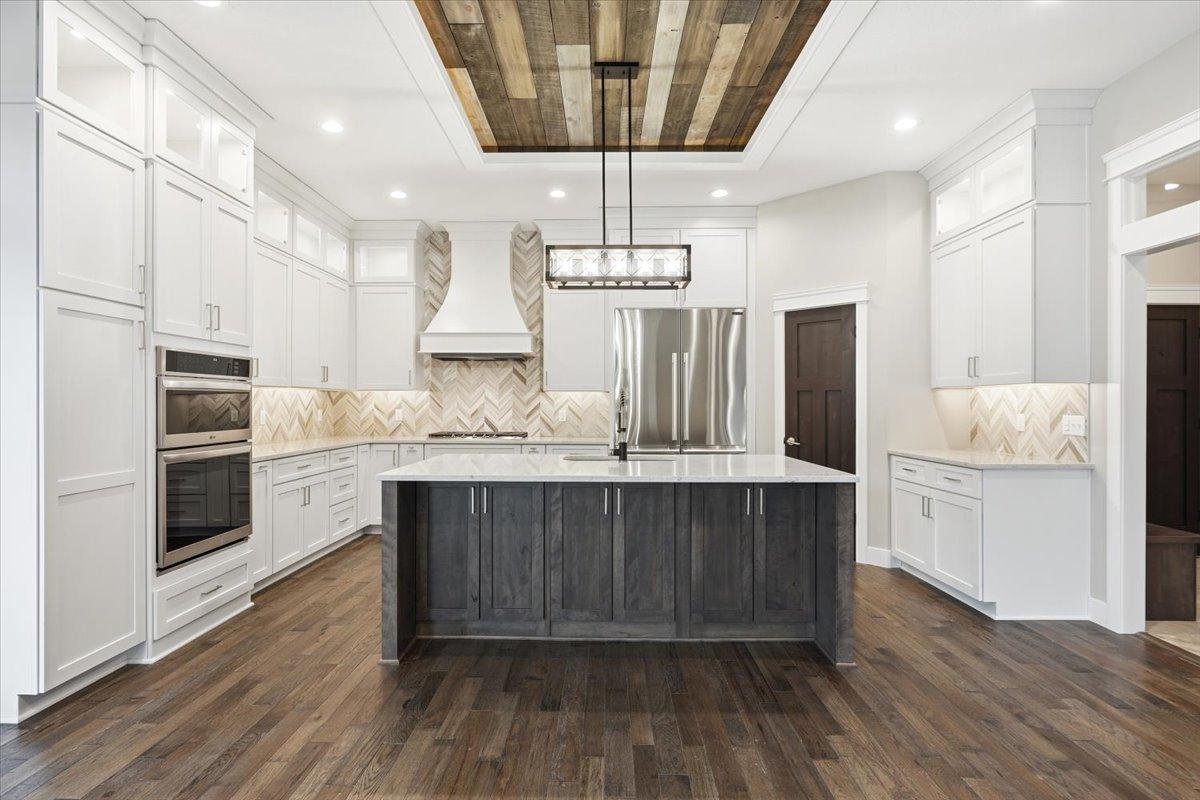 16-Living & Kitchen.jpg