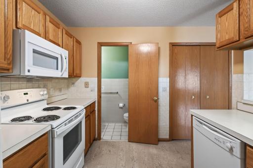1925 Southcross Drive W, 1306, Burnsville, MN 55306