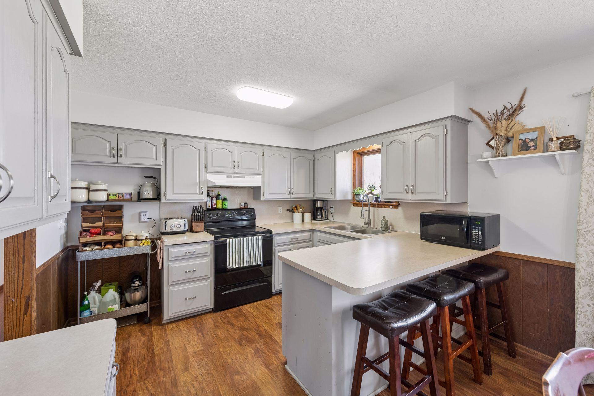 Beautiful custom cabinetry - 0024.jpg