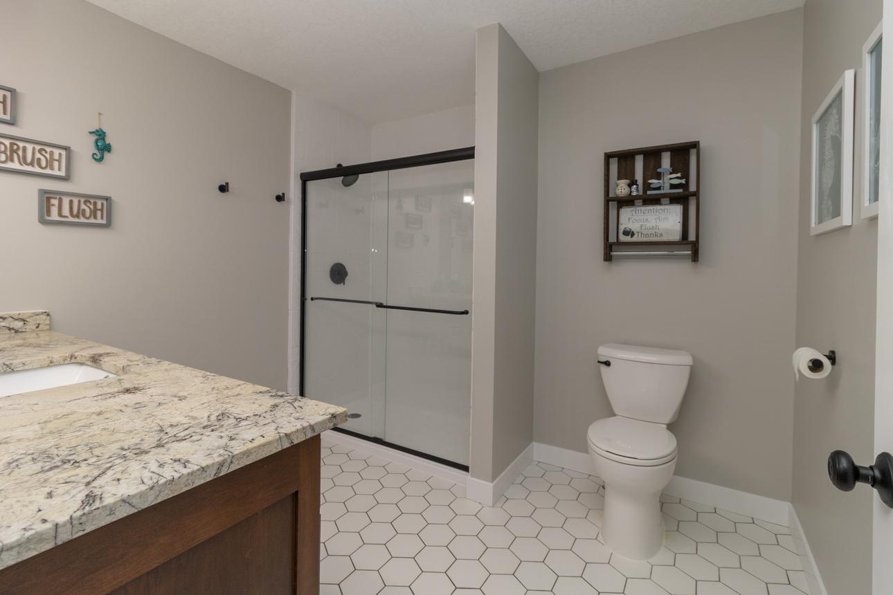 Common Bath Upstairs