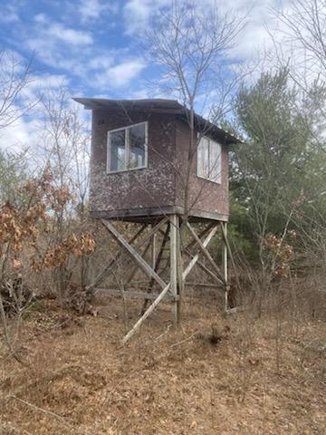 Hunting shack / shed included