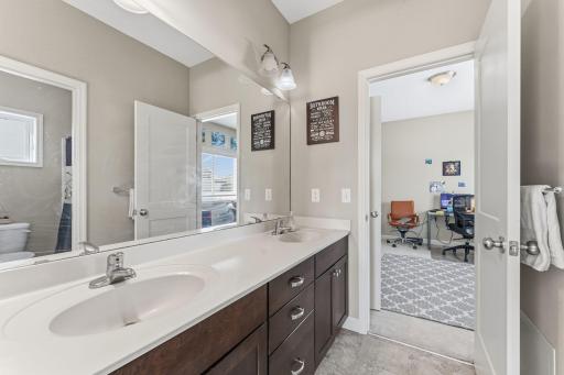 15672 Fairchild Way, Saint Paul, MN 55124