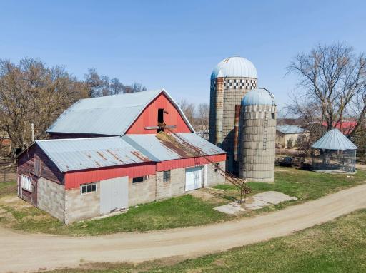 Classic Red Barn, so many options to transform for other uses! - 0007.jpg