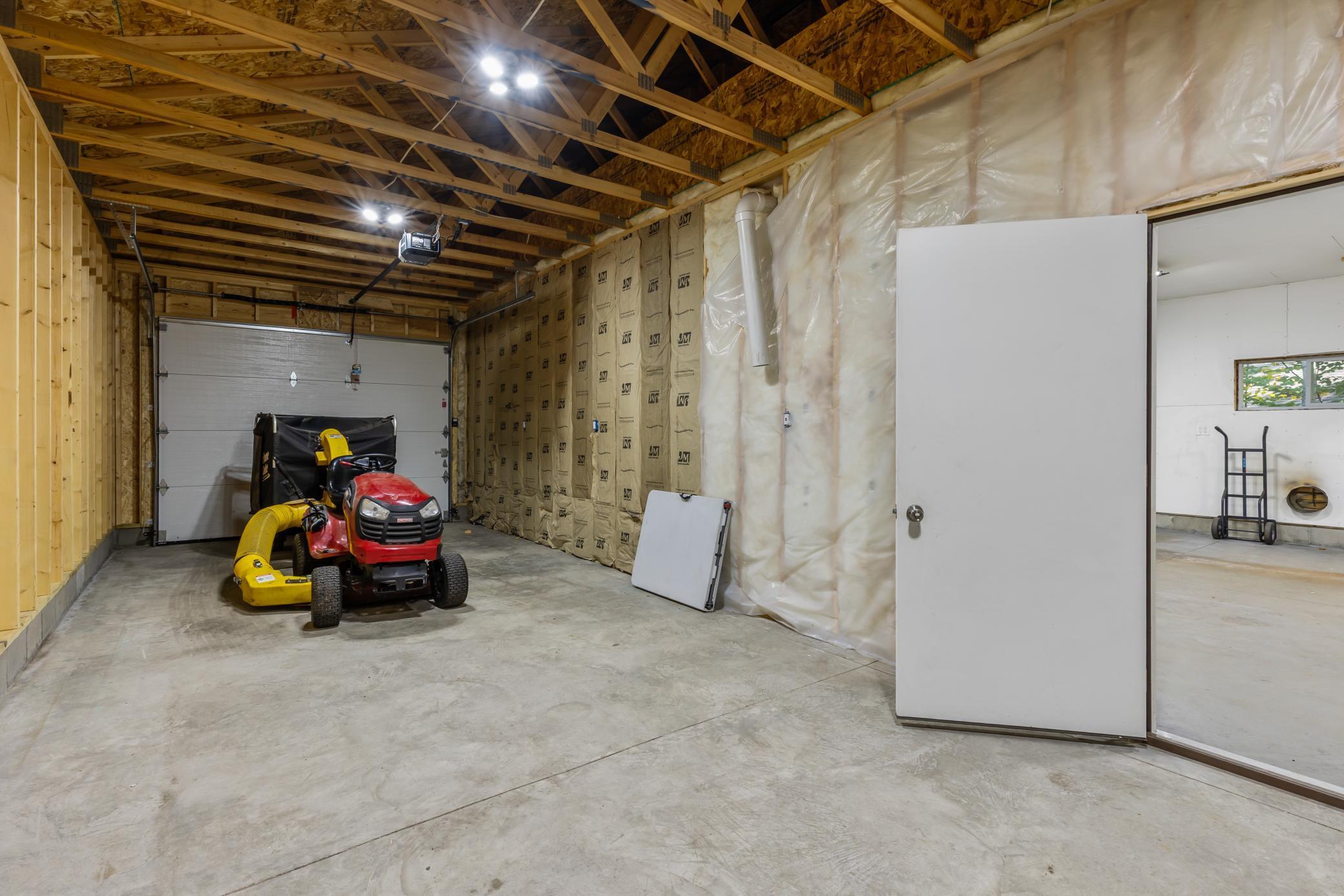 Shop Building w/Extra Storage