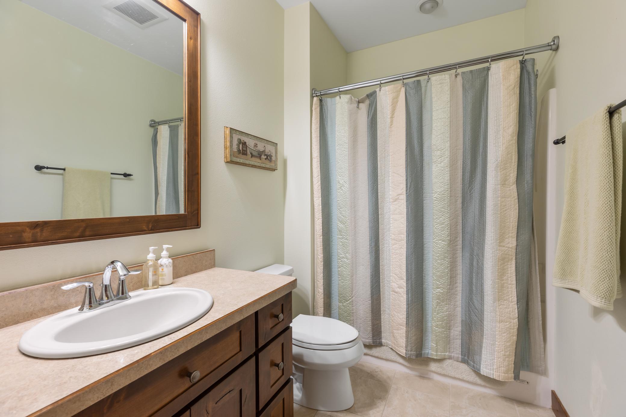 Main Floor Full Bath