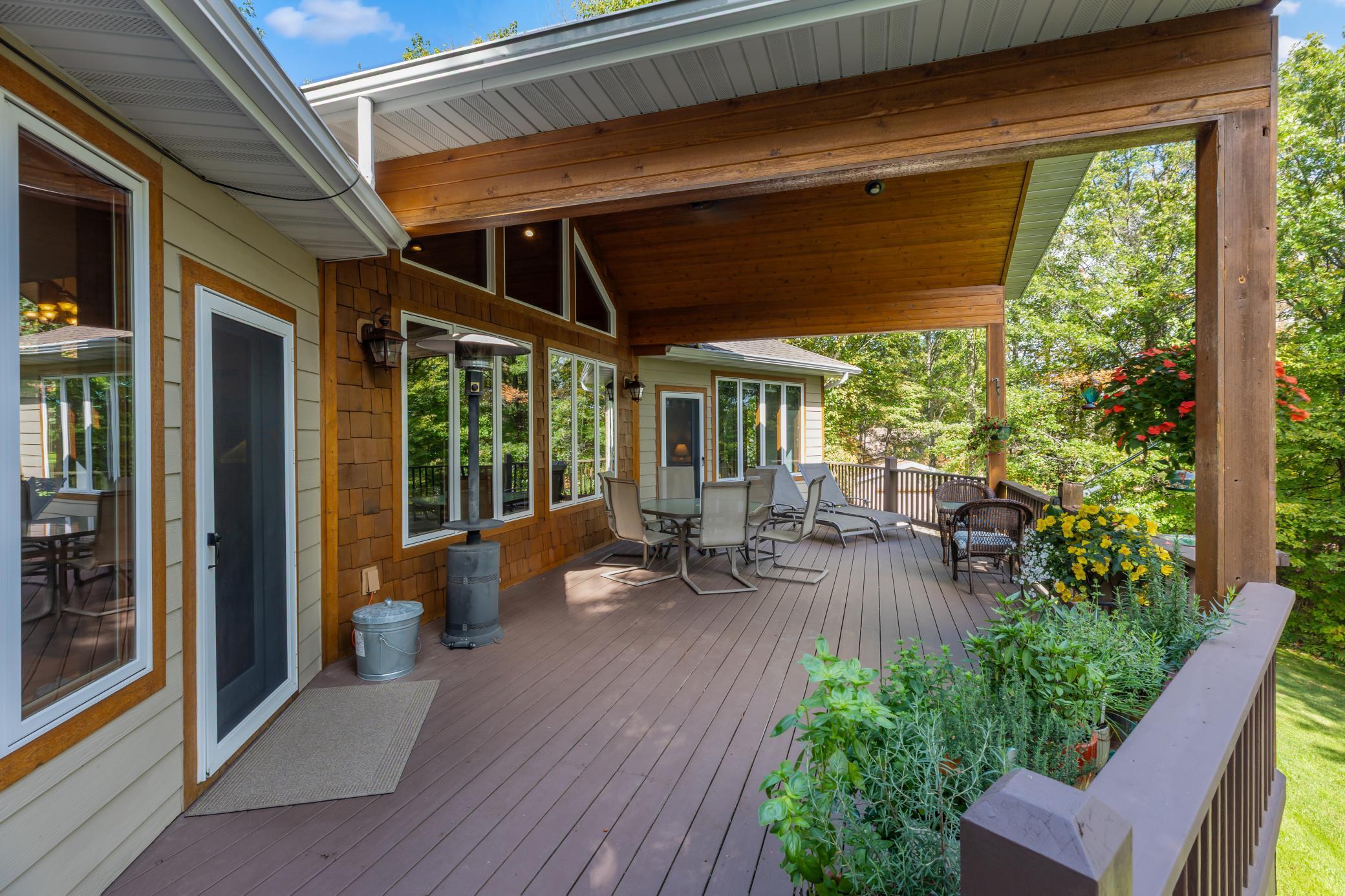 Incredible Lake Side Deck