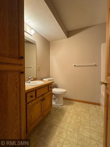 12757 Ferrara Avenue N, Hugo, MN 55038