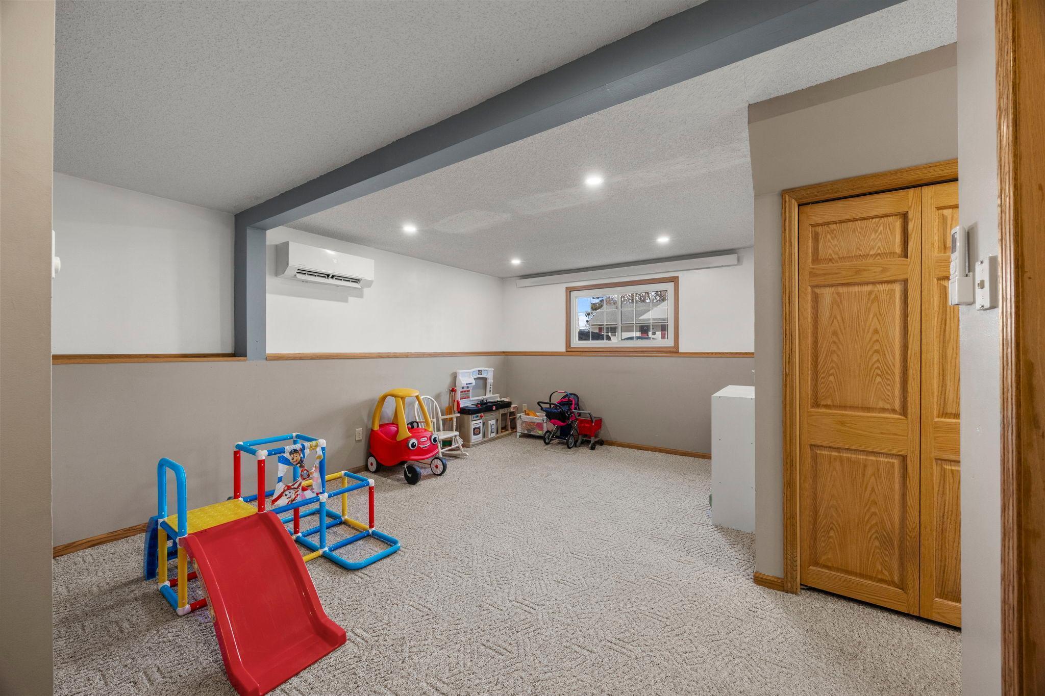 A flexible space that can easily fit a variety of needs!