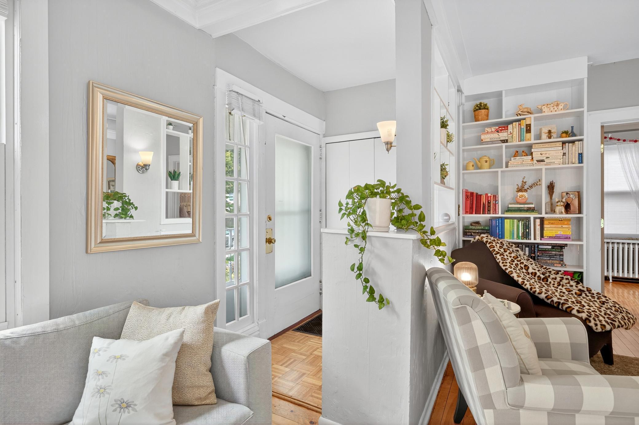 Main entrance - look at all of the built-in shelves!