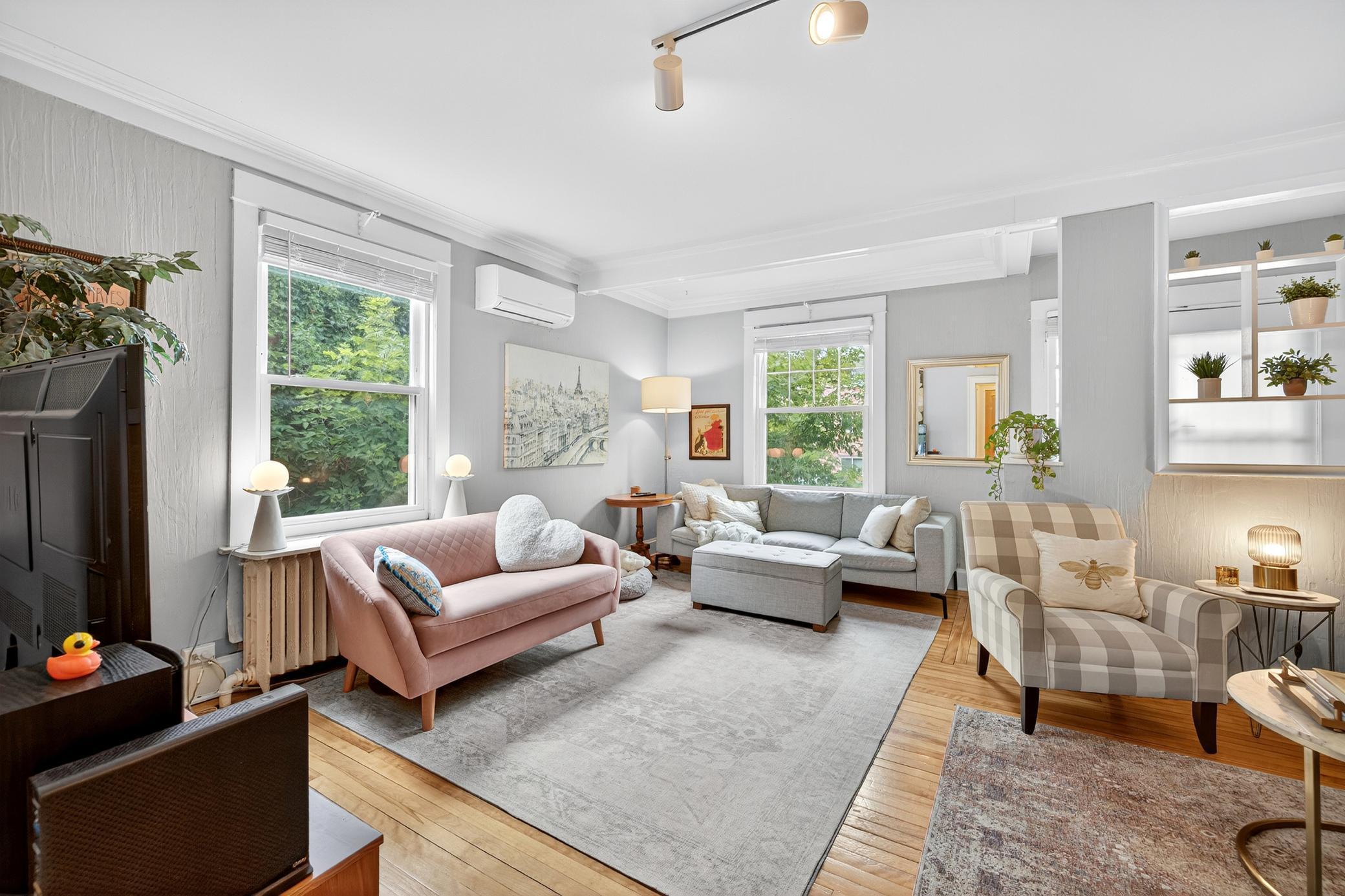 Sunny & bright living spaces!