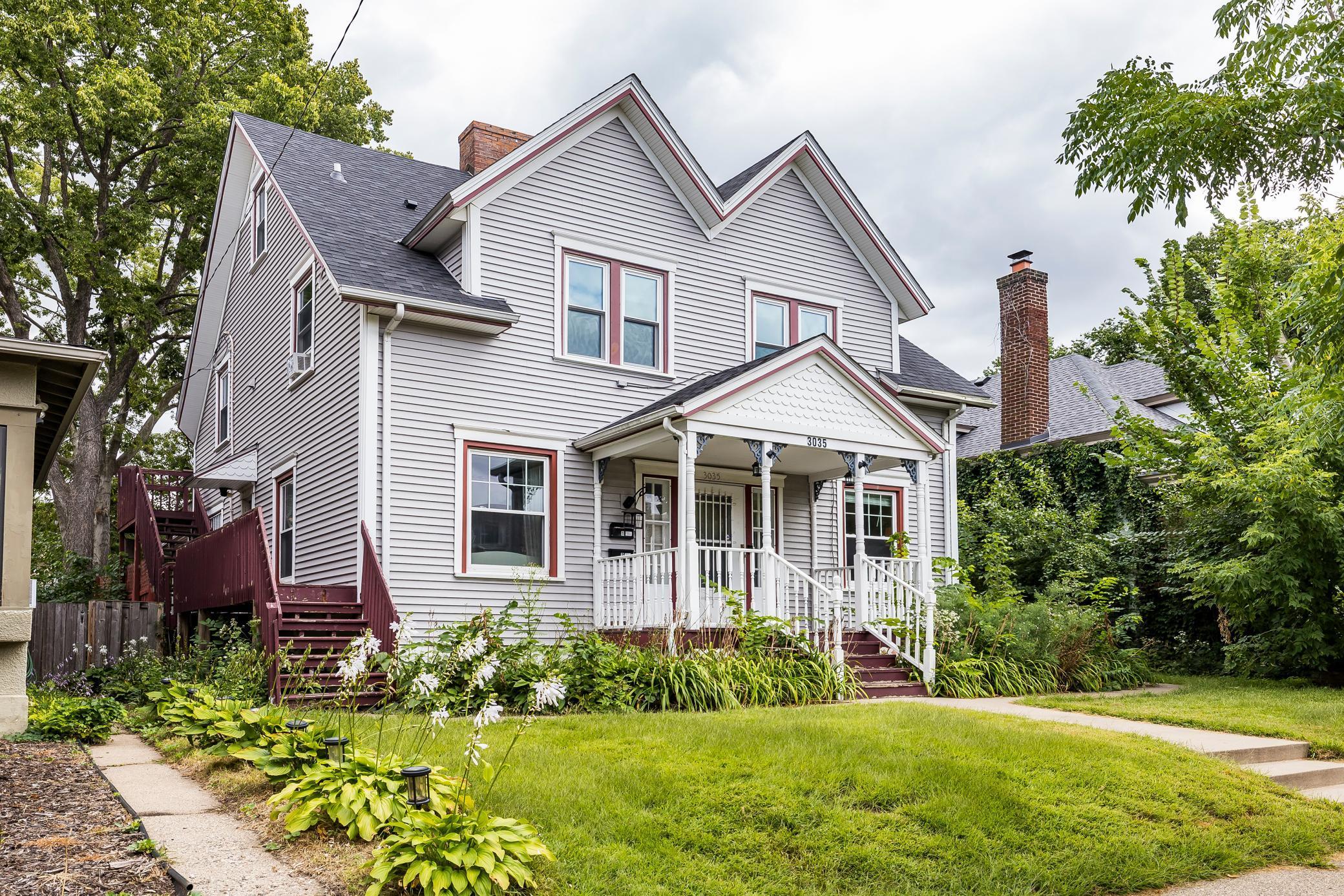 Charming up/down duplex great for owner-occupancy or an investment property!