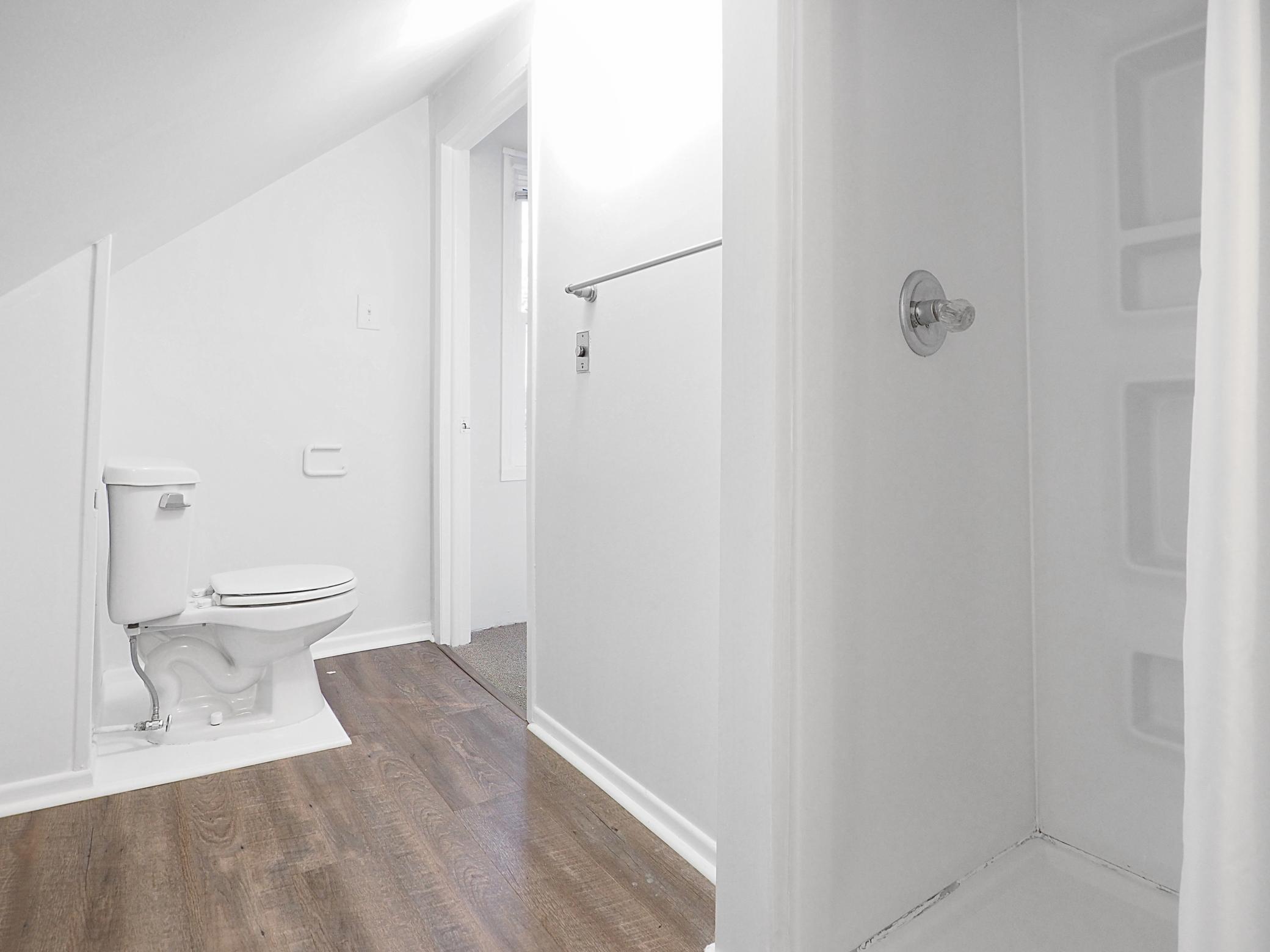 Upper level, third floor 3/4 bathroom