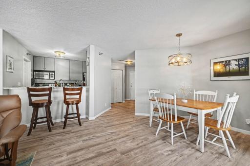 6165 Chasewood Parkway, 1, Hopkins, MN 55343
