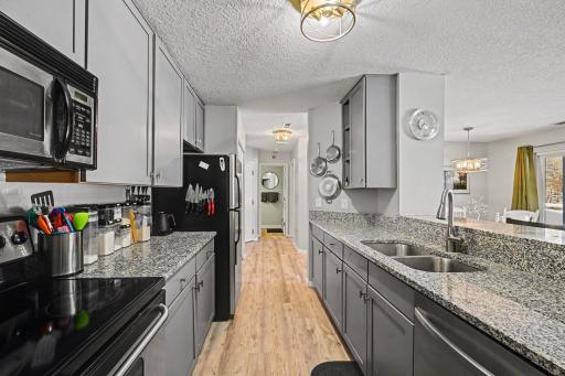 6165 Chasewood Parkway, 1, Hopkins, MN 55343