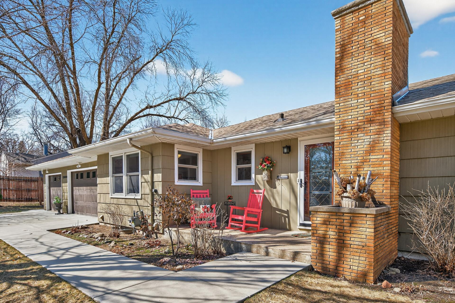 Perfect size for a couple rockers and intimate conversations.