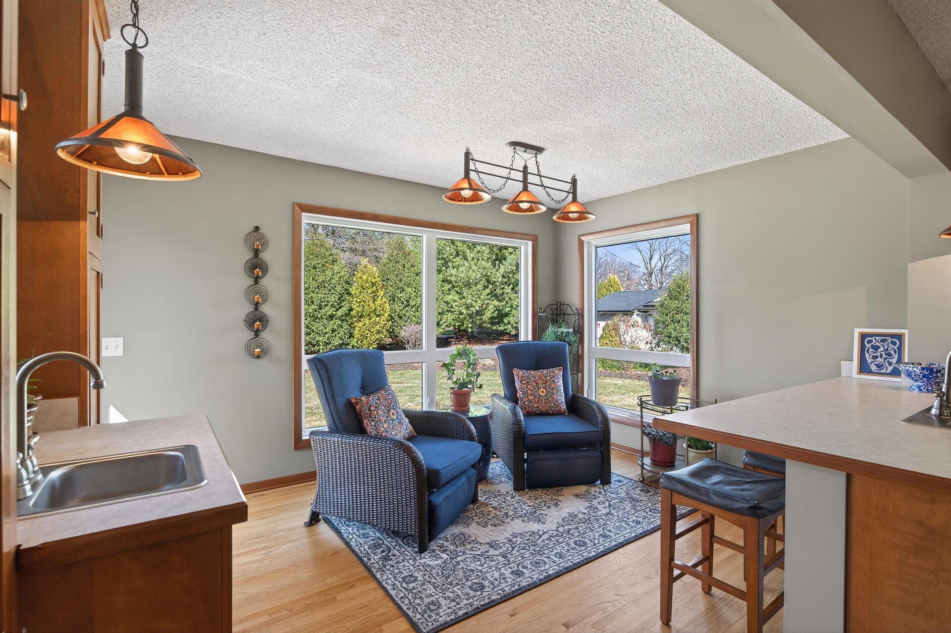 Sunny, open informal dining.