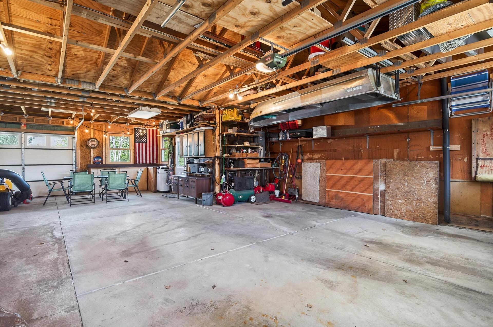 Nearly 1,000 sq ft garage (4.5 cars).