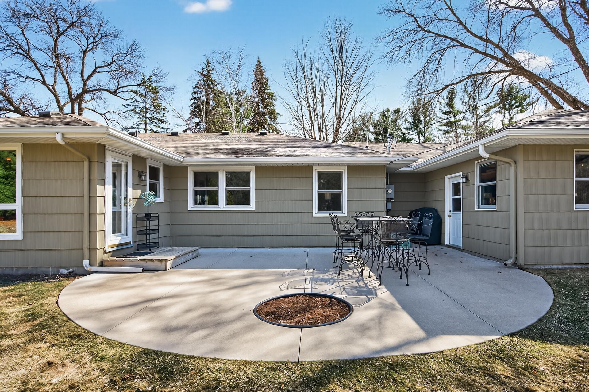 Fabulous patio for easy flowing entertaining.