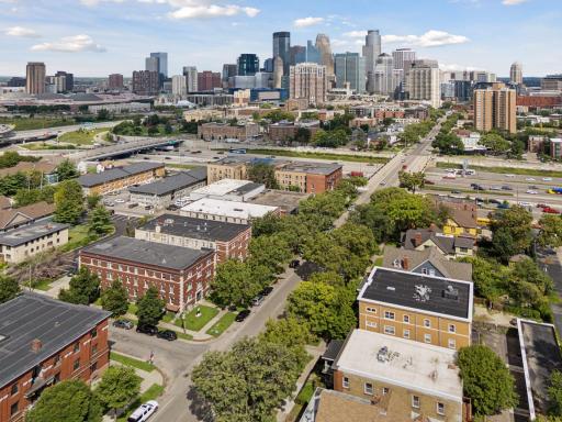 Enjoy a neighborhood where you can still park for free! Easy access to 35W, 94, and all of downtown.