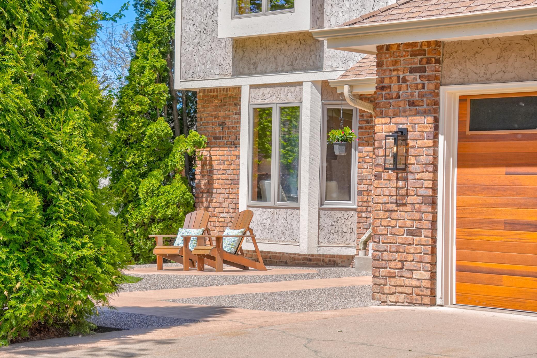 Click on the Virtual Tour to see the Live Video of this home!