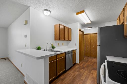 1102 Black Oak Drive, Saint Paul, MN 55112