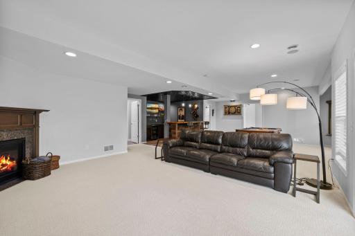16725 56th Avenue N, Minneapolis, MN 55446