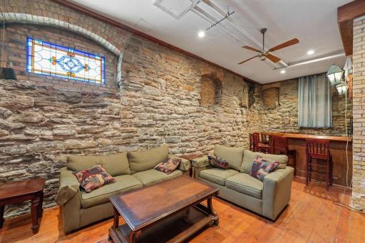 609 S 9th Street, 8, Minneapolis, MN 55404