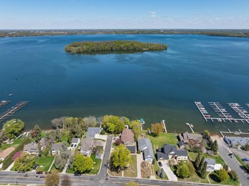 208 E Lake Street, Waconia, MN 55387
