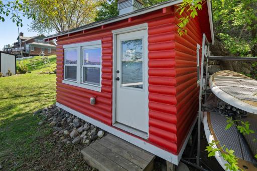 208 E Lake Street, Waconia, MN 55387
