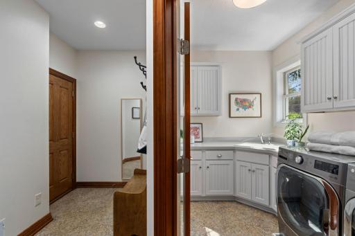 208 E Lake Street, Waconia, MN 55387