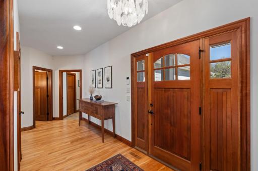 208 E Lake Street, Waconia, MN 55387