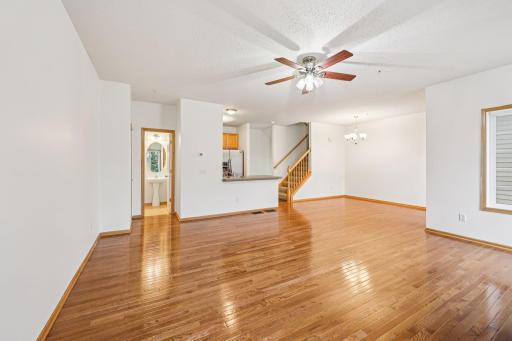 11-web-or-mls-Garland Ct N apt g-S0404-009.jpg