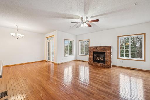 15-web-or-mls-Garland Ct N apt g-S0404-011.jpg