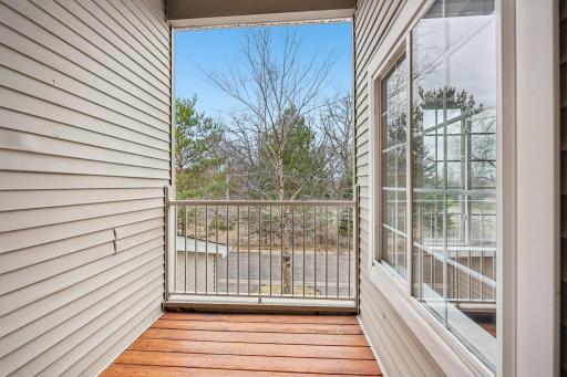 35-web-or-mls-Garland Ct N apt g-S0404-029.jpg