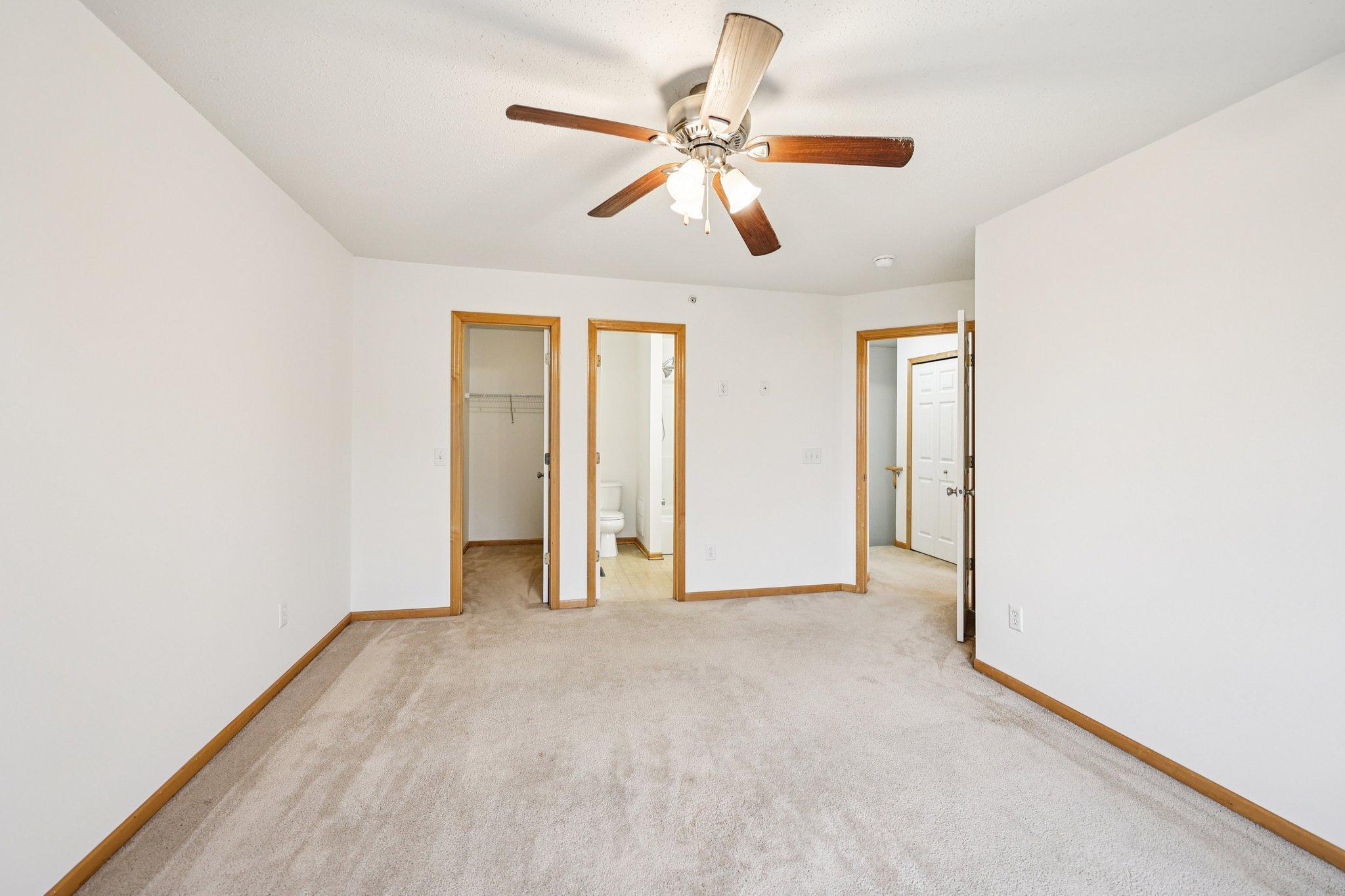 29-web-or-mls-Garland Ct N apt g-S0404-023.jpg