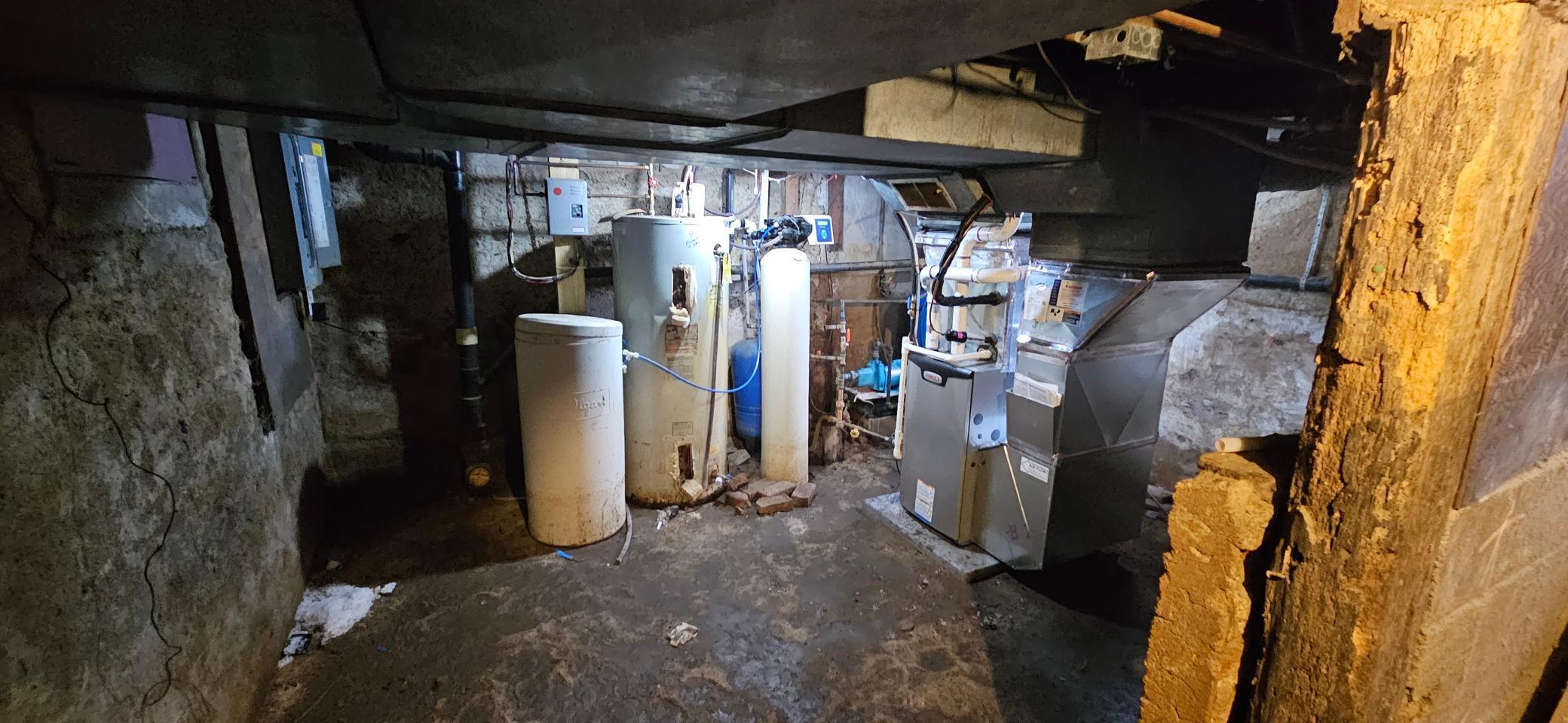 Mechanicals - new furnace and pump.jpg