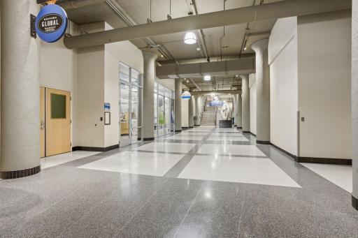 Entrance through tunnel to Midtown Exchange 2929 Chicago